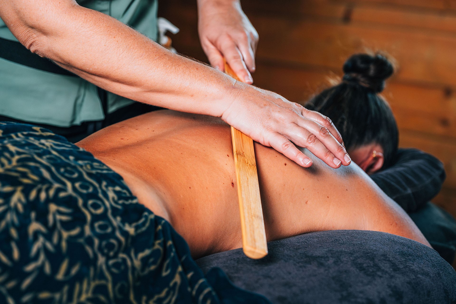 Bamboo massage treatment at Massage Bonaire in Belnem